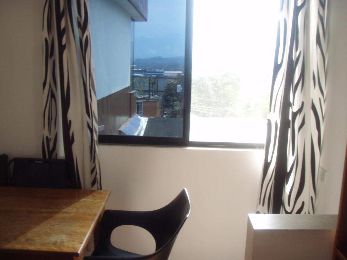 Hostal Limoncocha Тена Екстер'єр фото