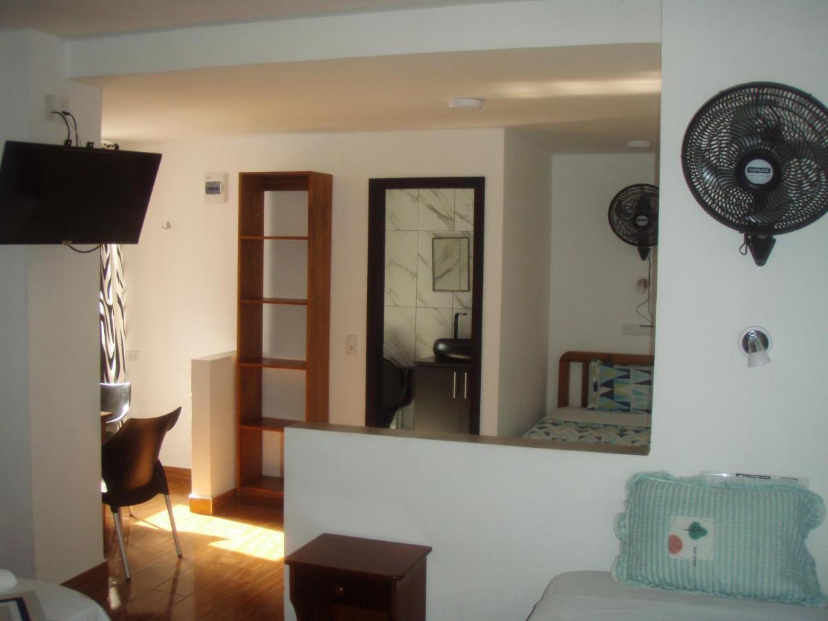 Hostal Limoncocha Тена Екстер'єр фото