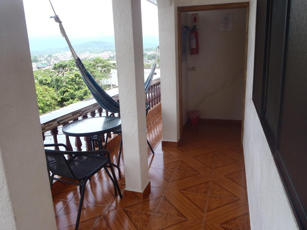 Hostal Limoncocha Тена Екстер'єр фото