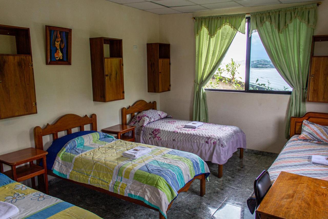 Hostal Limoncocha Тена Екстер'єр фото